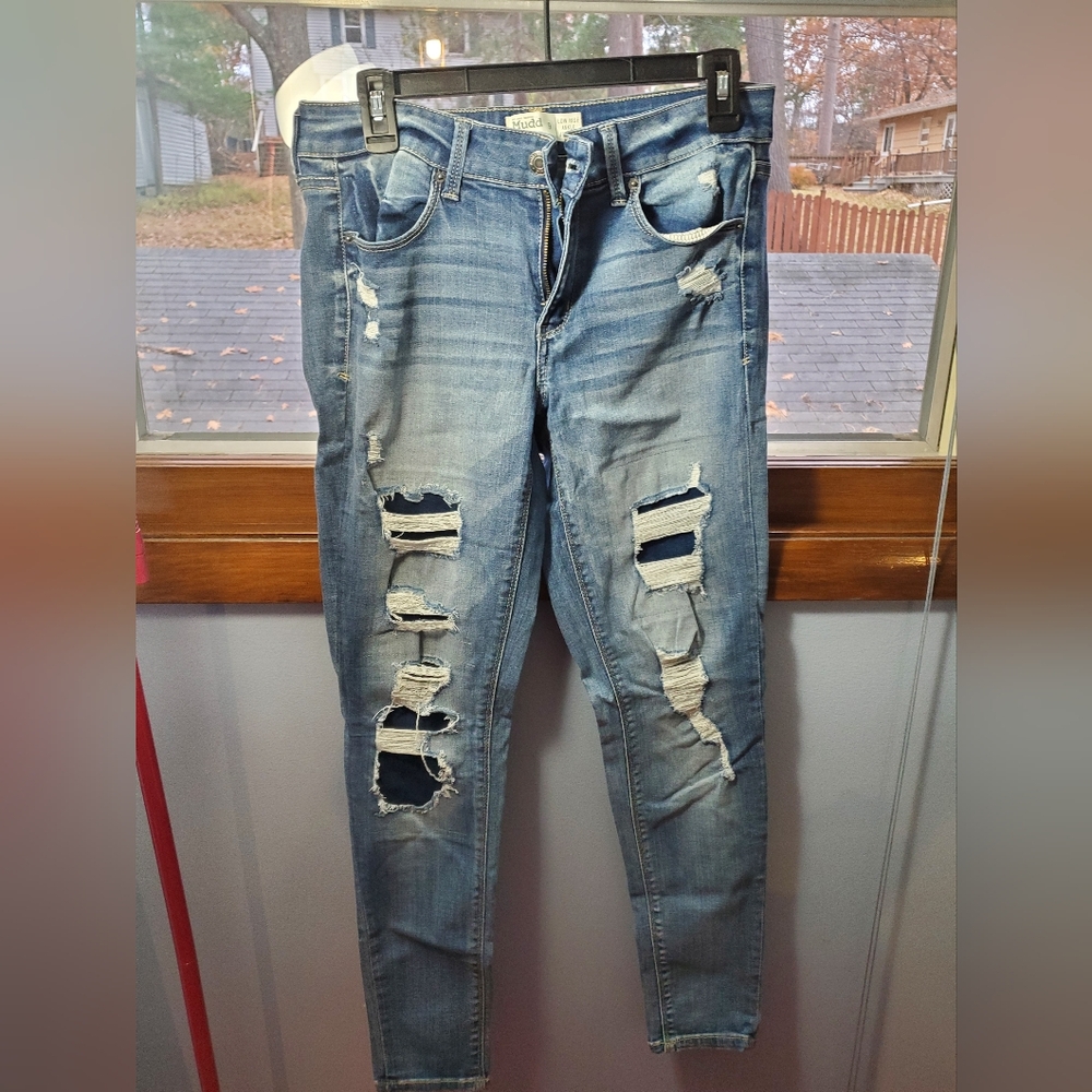 Mudd low rise ankle distressed jegging with Flex stretch - size 9.